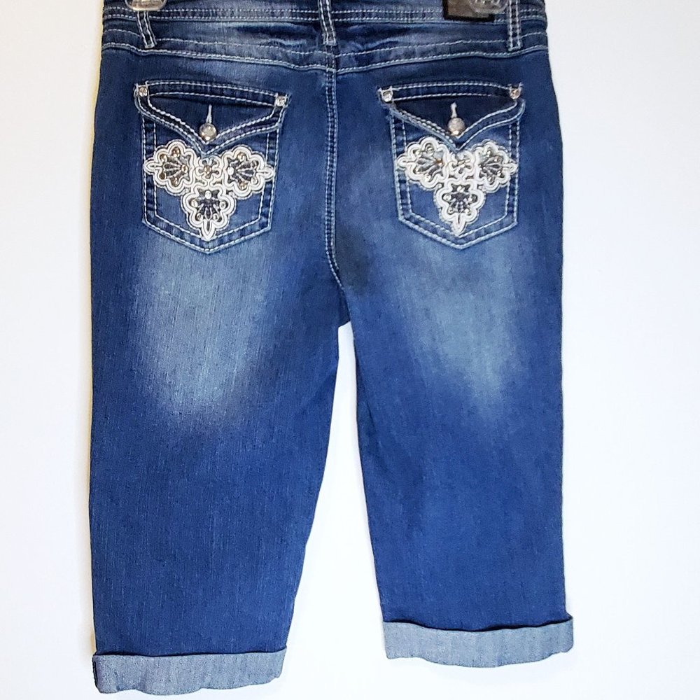 Earl Jeans Capri Denim Mid-Rise with Embellished
